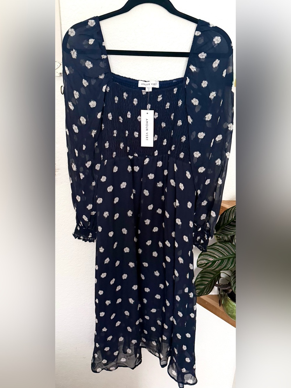 Amour Vert Carolina Phillipa Dress Floral Smocked Midi Puff Sleeve NWT Size M
